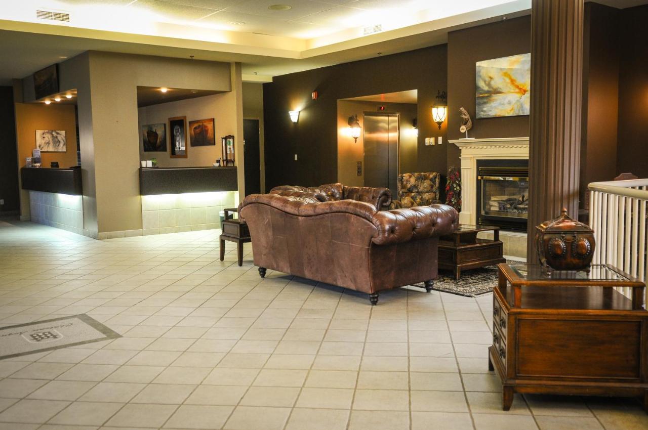 Chateau Logue Hotel Maniwaki Экстерьер фото