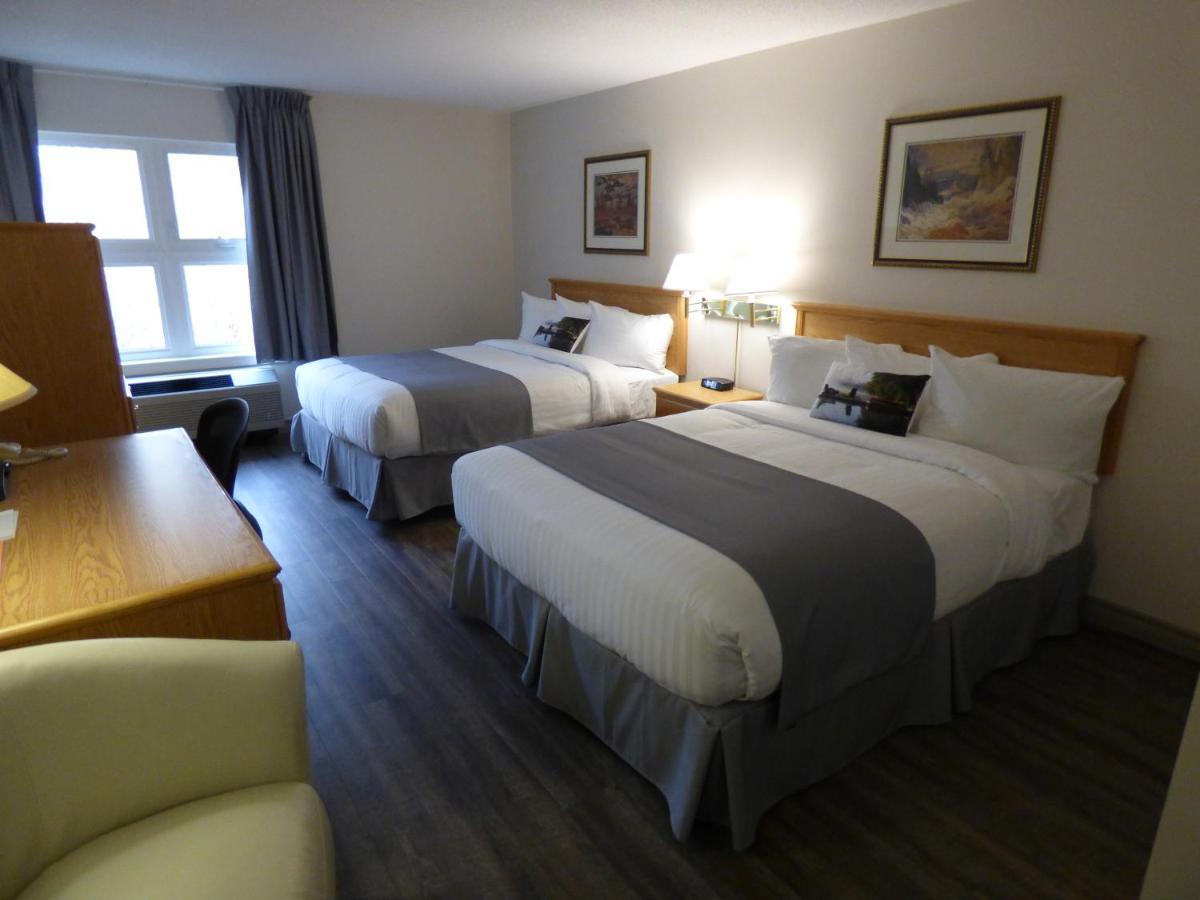 Chateau Logue Hotel Maniwaki Экстерьер фото