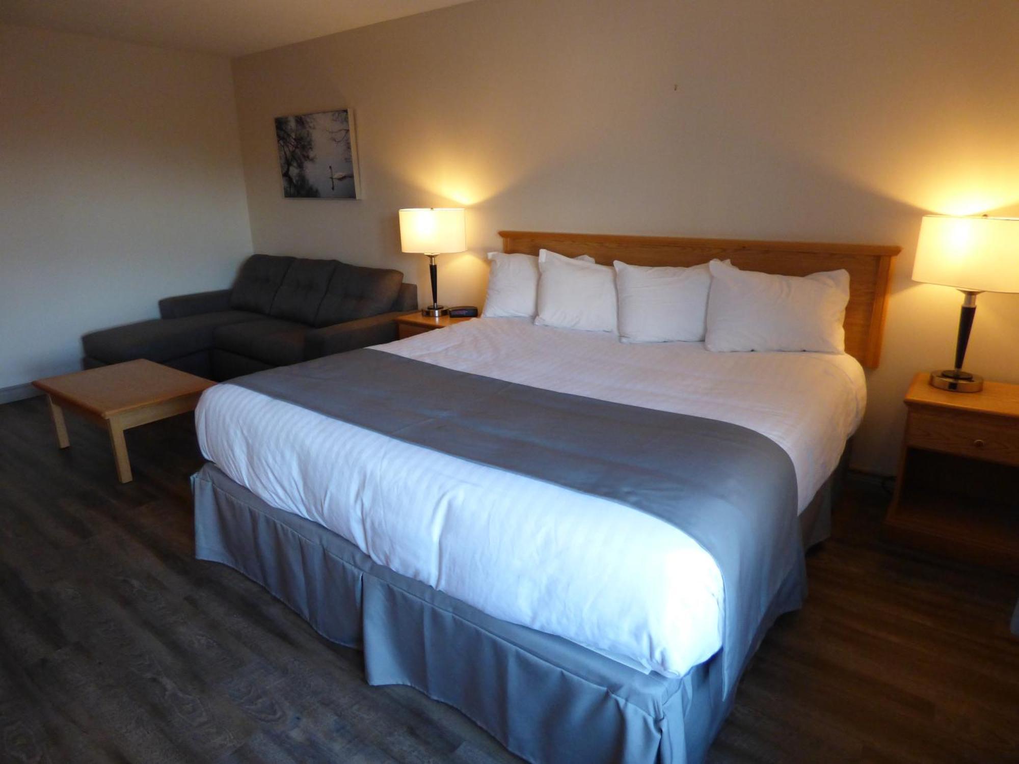 Chateau Logue Hotel Maniwaki Экстерьер фото