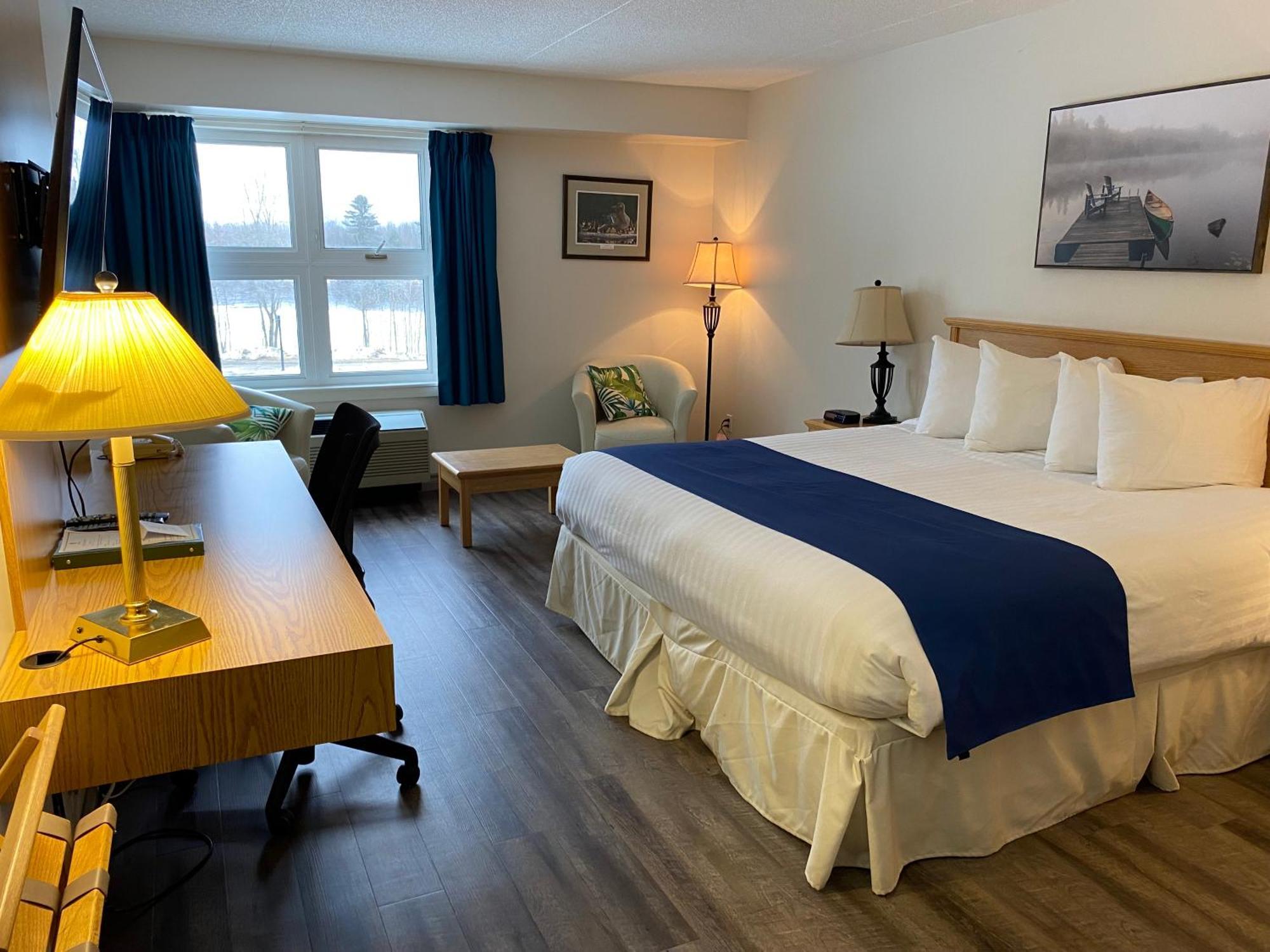 Chateau Logue Hotel Maniwaki Экстерьер фото