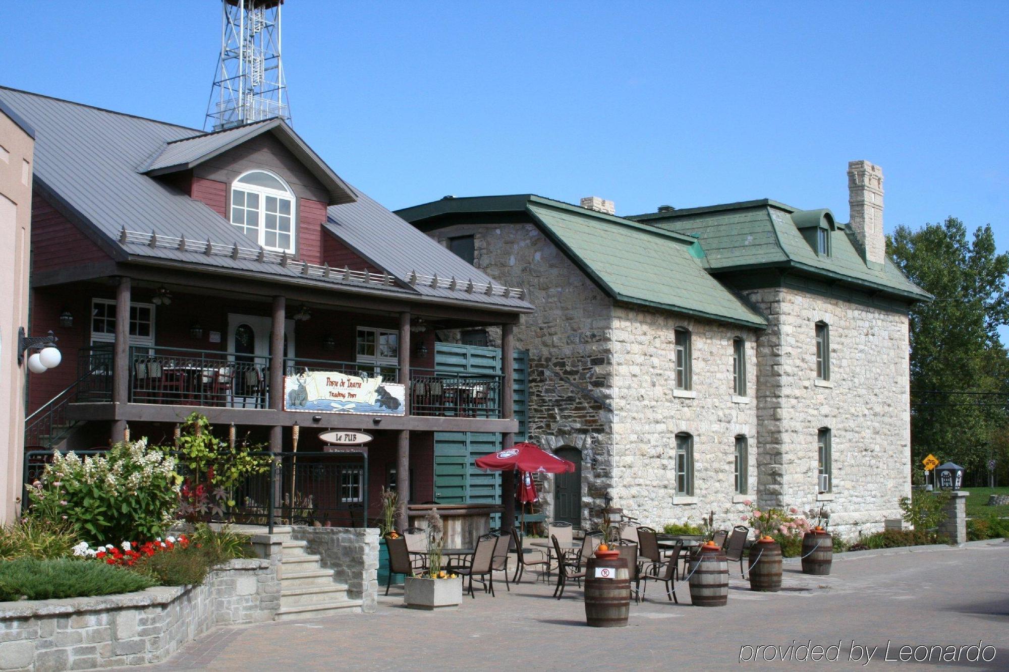 Chateau Logue Hotel Maniwaki Экстерьер фото