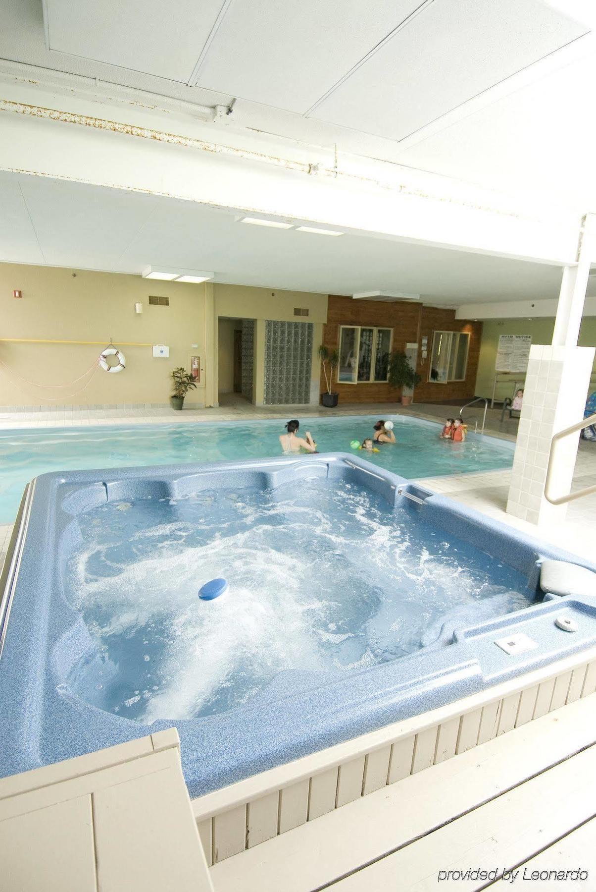 Chateau Logue Hotel Maniwaki Экстерьер фото