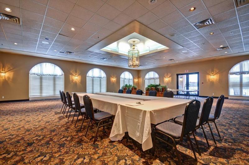 Chateau Logue Hotel Maniwaki Экстерьер фото